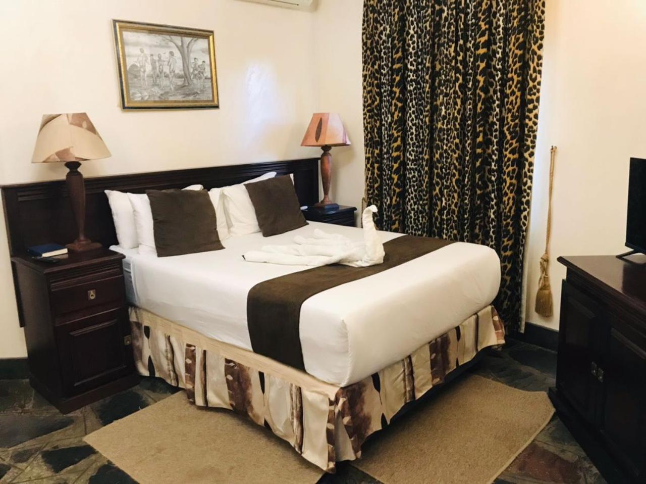 The Big Five Lodge Gaborone Exterior photo