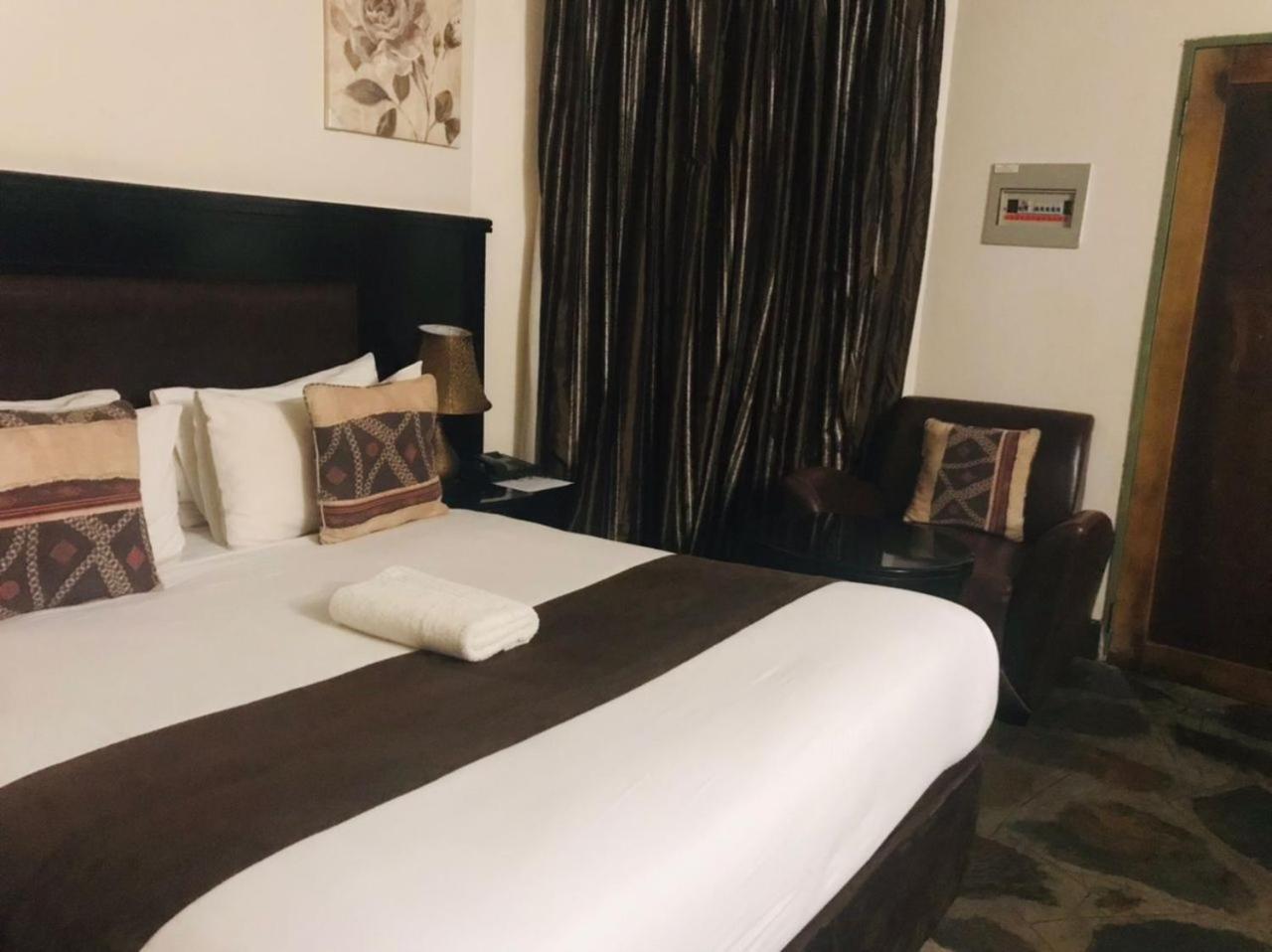 The Big Five Lodge Gaborone Exterior photo